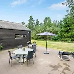 Jonka - 2km From The Sea By Interhome Nyaraló
